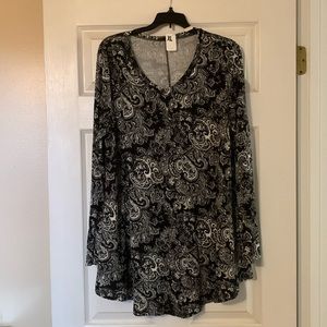 BaiSheng Black and White Paisley Scoop V Neck Tunic Shirt Top Woman Size XL NWT
